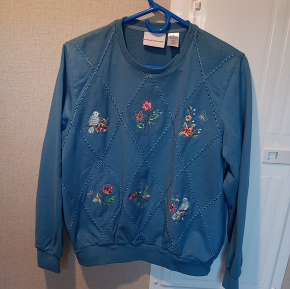 VTG Alfred Dunner Embroidered Sweater {M} - Picture 3 of 5